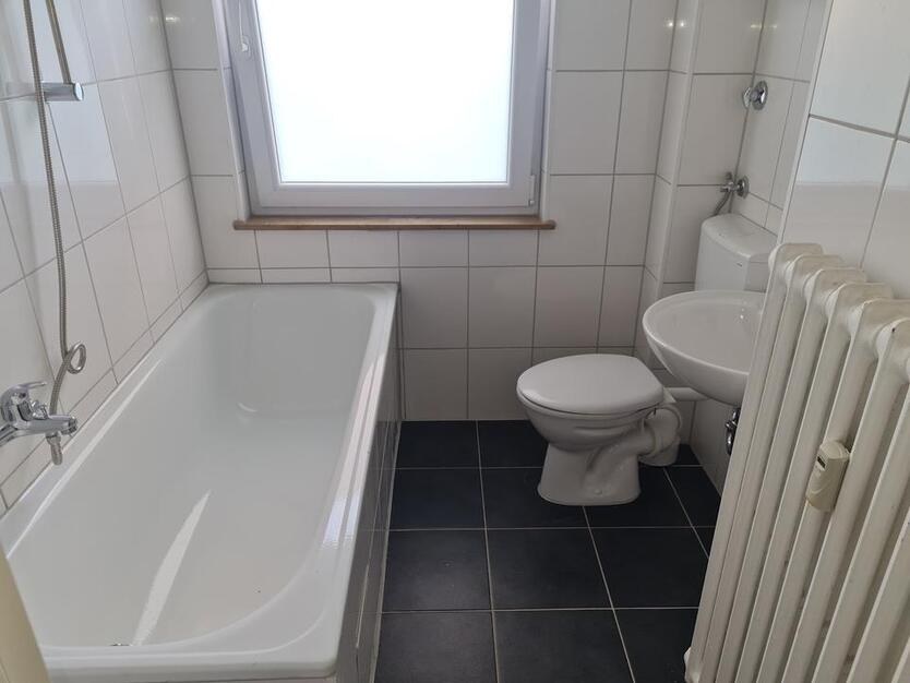 Renovierte 3-Zimmer-Wohnung im 3. Obergeschoss zu vermieten! zimmer