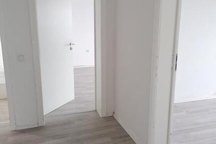 3-Zimmer, frisch, renoviert, neuer Fußboden, freier Blick, hell. Auf der Hammerstraße 22 3 zimmer