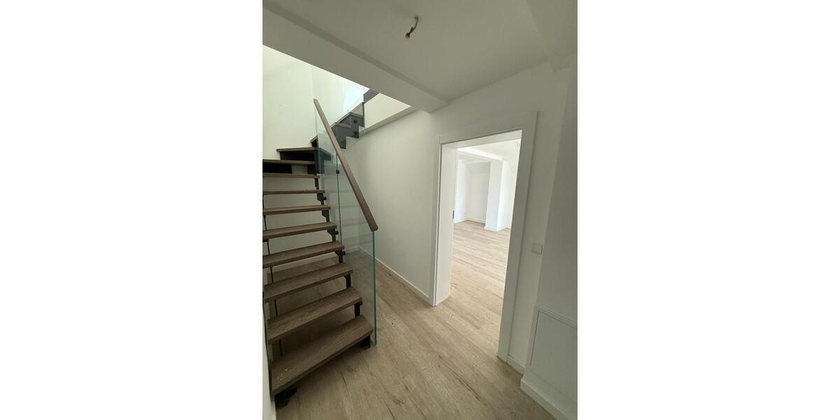 Top-Investment in Moers – saniertes Mehrfamilienhaus, provisionsf zimmer