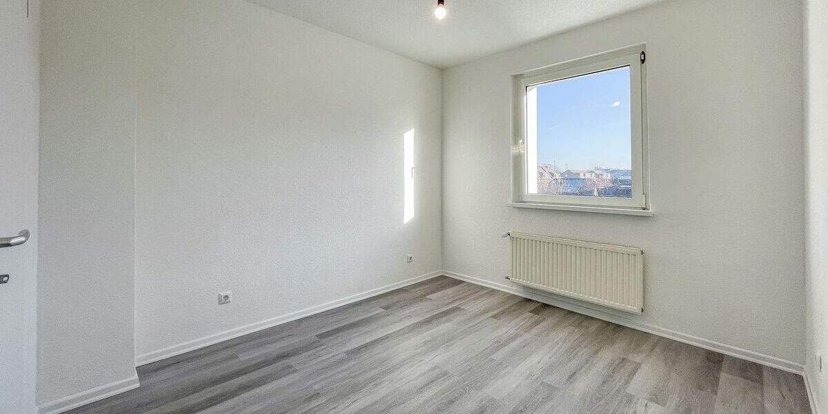 frisch renoviert - ruhige Lage - Balkon 3 zimmer