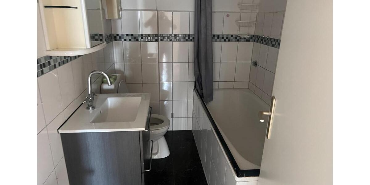 Dachgeschoßwohnung Duisburg Rheinhausen - 2 Zimmer, 60 m&sup2;, 580&euro; | Angebot:26253476