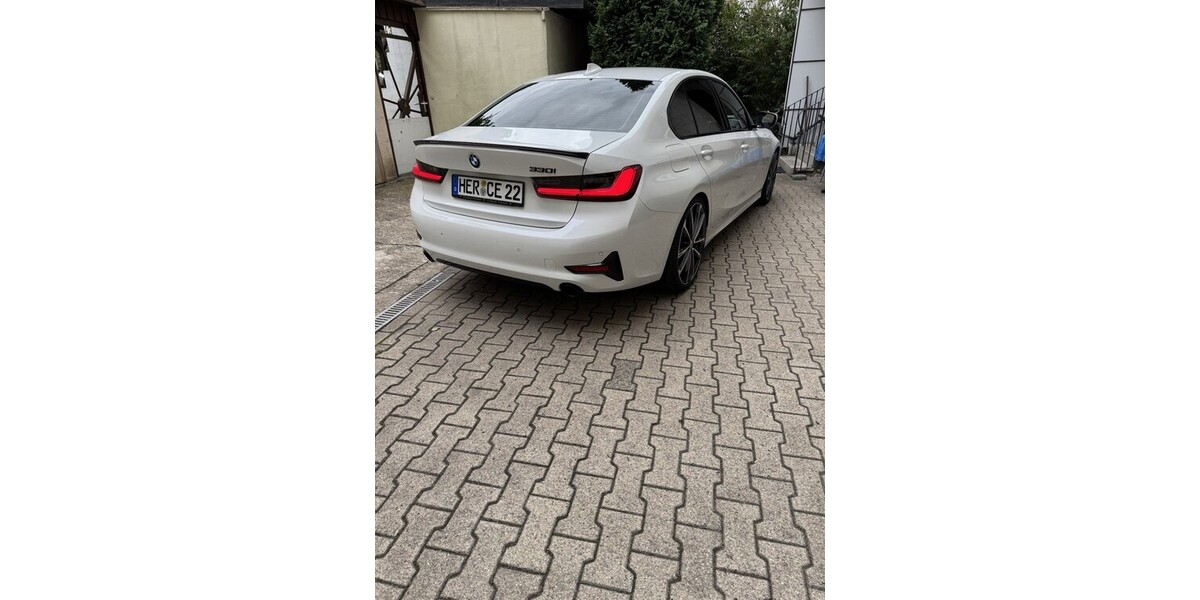 BMW 330i 61.300 km 33.500 € Herne 44623