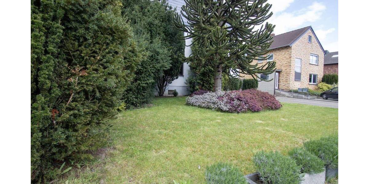 Mehrfamilienhaus, Wohnhaus Voerde - 6 Zimmer, 150 m&sup2;, 349.000&euro; | Angebot:26306989