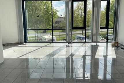 Büroräume von 180 am in repräsentativer, sichtbarer Top - Lage. zimmer