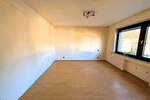 **VIEL PLATZ & POTENZIAL: 95 M² WOHNUNG MIT KAMINOFEN - SAARNER DORF FUSSLÄUFIG (ohne Provision!)** 3 zimmer