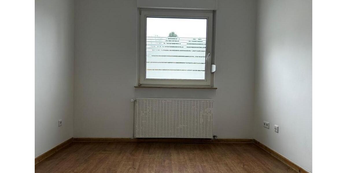 Renovierte 2 Zimmer Wohnung im Erdgeschoss ab sofort verfügbar 2 zimmer