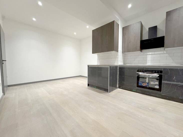 Etagenwohnung Oberhausen Altstadt-Süd - 2 Zimmer, 127 m&sup2;, 1.050&euro; | Angebot:26929888