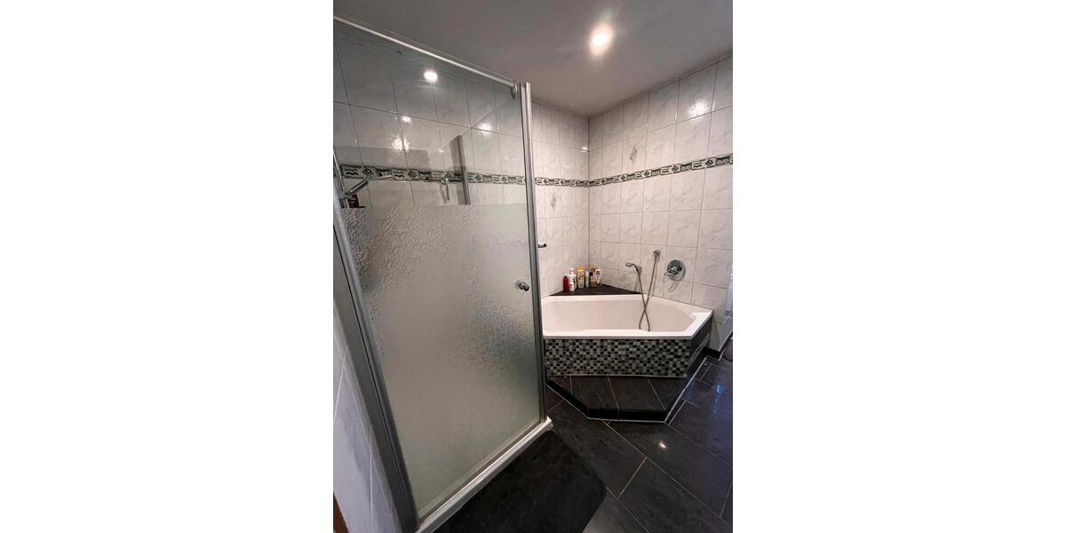 Etagenwohnung Duisburg Hamborn - 4 Zimmer, 103 m&sup2;, 145.000&euro; | Angebot:25396807