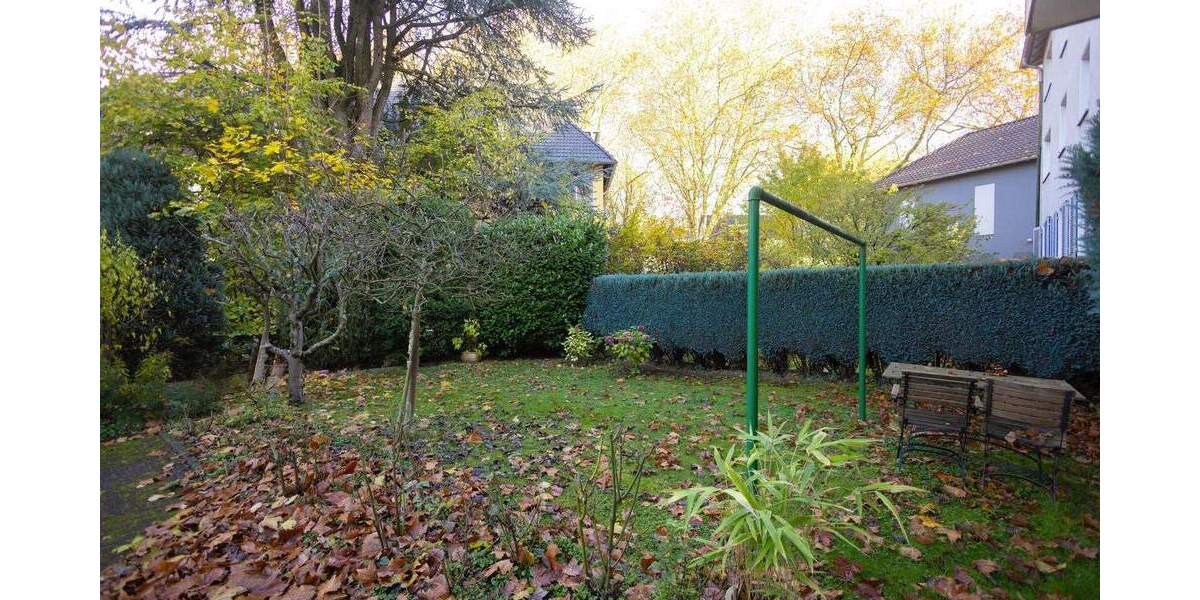 Attraktives Mehrfamilienhaus in Bochum-Ehrenfeld - 6 Wohnungen und 3 Garagen zu verkaufen! 1 zimmer