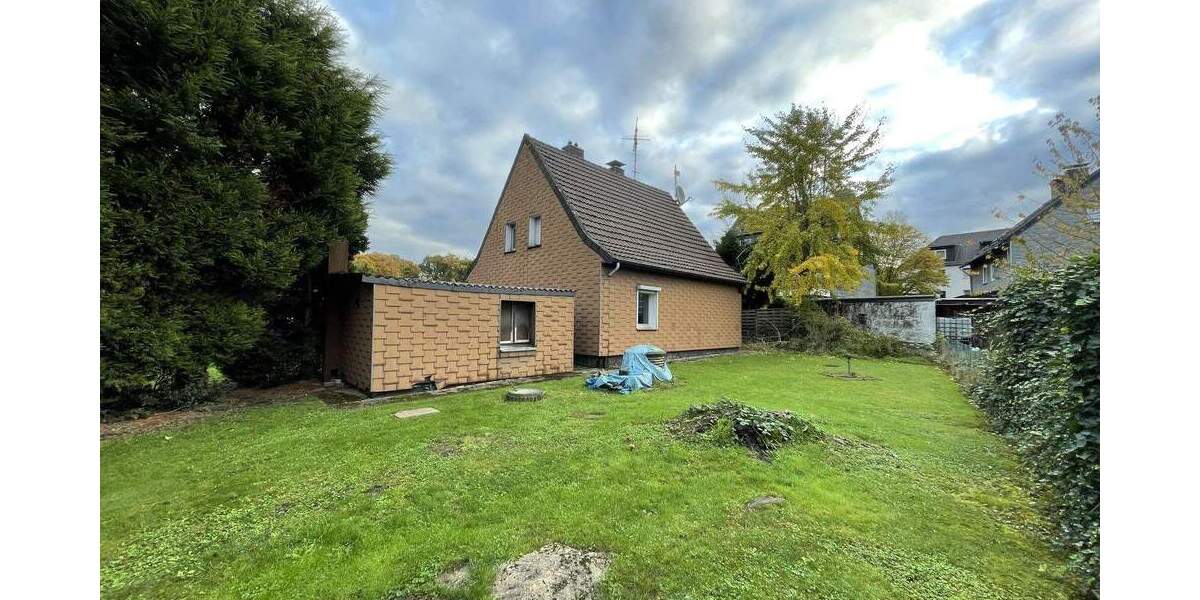 Platz für Ideen - Sanierungsobjekt auf großzügigem Grundstück in Oberhausen 5 zimmer