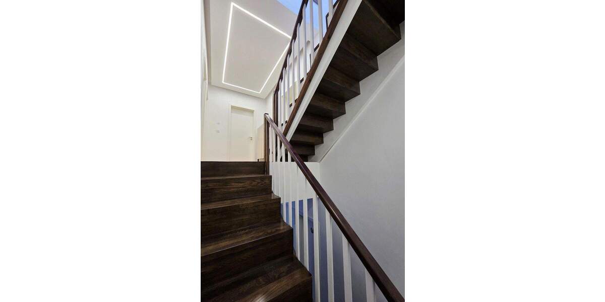 Exklusives Einfamilienhaus in Spielstraße - komplett kernsaniert und hochwertig ausgestattet 5 zimmer