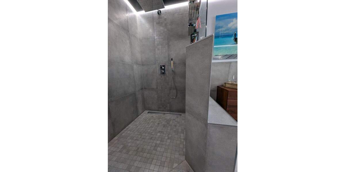 Luxus im Niedrigenergiestandard A+ * Barrierefreie Neubauwohnung, 2 Balkone + hochwertige Küche 4 zimmer