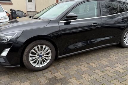 Ford Focus 156.000 km 7.999 &euro; Bottrop 46238