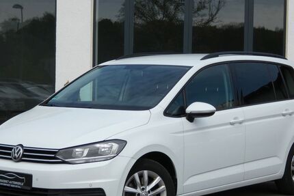 VW Touran 215.258 km 9.870 &euro; Bochum 44807