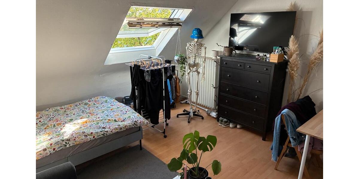 Dachgeschoßwohnung Essen Stadtbezirk II - 1 Zimmer, 30 m&sup2;, 375&euro; | Angebot:26271498