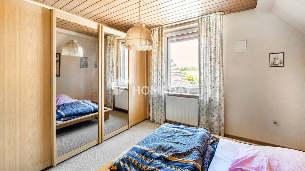 Viel Raum, Charme & Möglichkeiten - DHH mit Pool, möglicher Einliegerwohnung & großer Garage 7 zimmer