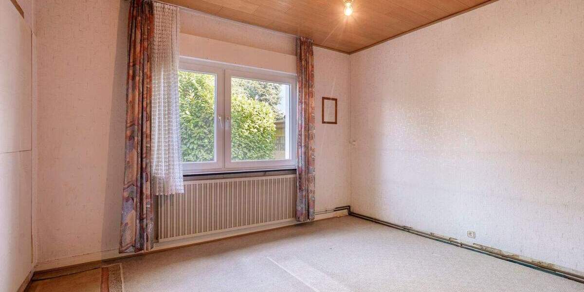 Mehrfamilienhaus, Wohnhaus Oberhausen Buschhausen - 7 Zimmer, 217 m&sup2;, 330.000&euro; | Angebot:25601939