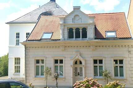 Haus zum Mieten in Düsseldorf 6.500 € 300 m²