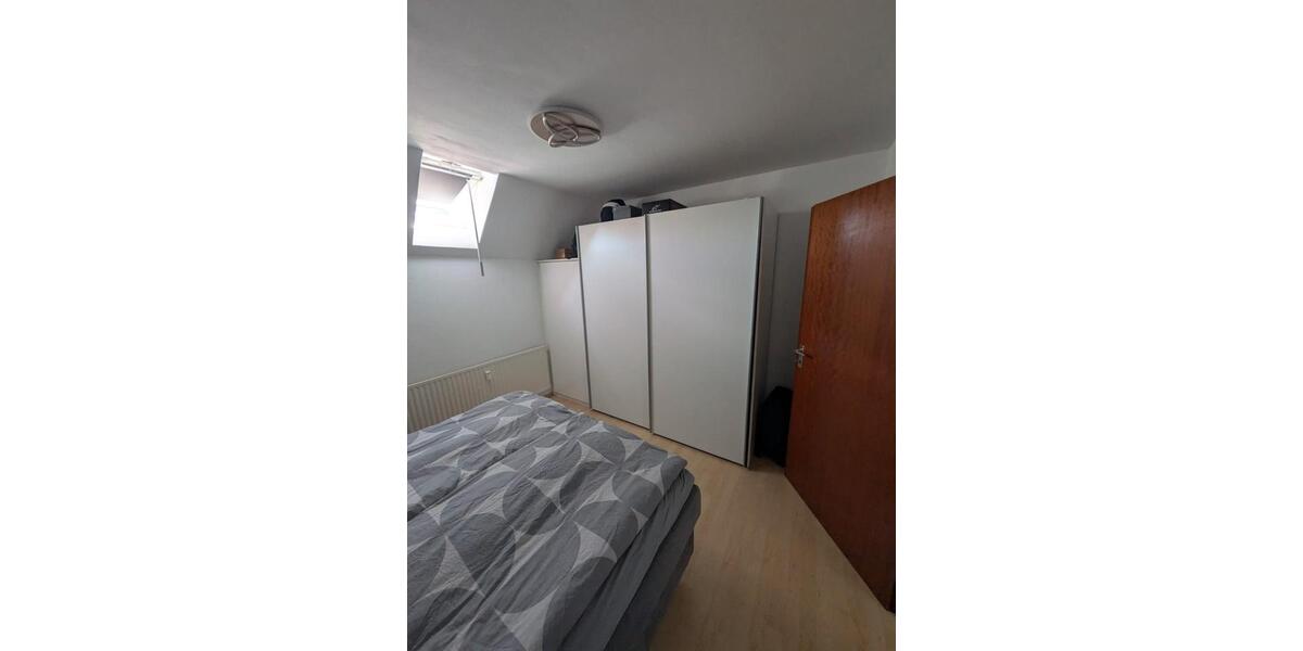 Dachgeschoßwohnung Gelsenkirchen Erle - 2.5 Zimmer, 68 m&sup2;, 680&euro; | Angebot:26072220