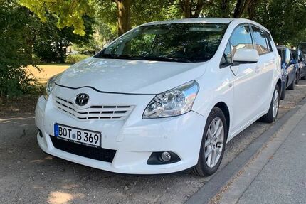 Toyota Verso 241.000 km 5.200 &euro; Bottrop 46236