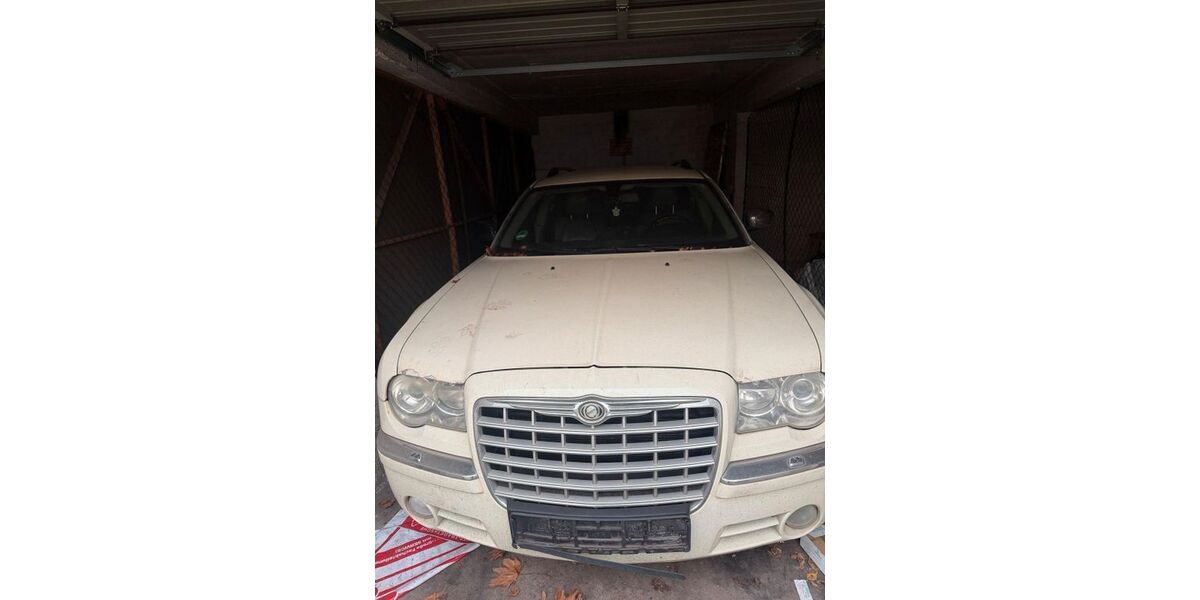 Chrysler 300C 300.000 km 2.650 &euro; Duisburg 47179