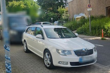 Skoda Superb 166.000 km 7.900 &euro; Castrop-Rauxel 44577