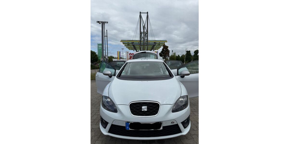 Seat Leon 177.865 km 4.950 &euro; marl 45772