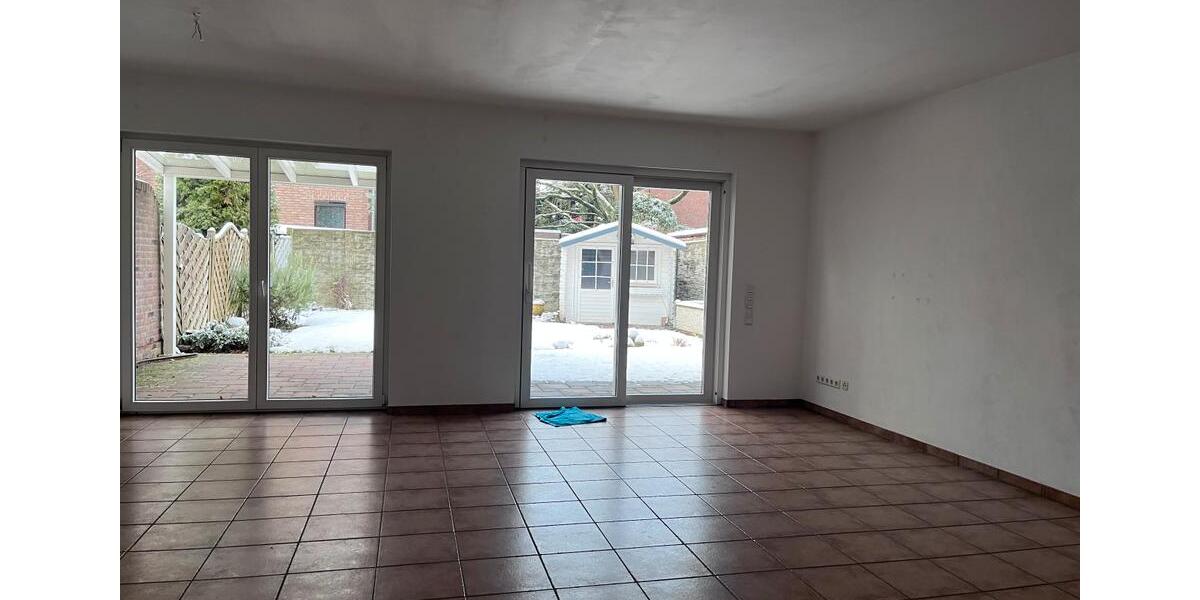 Gepflegte Doppelhaushälfte mit Garten, Garage, PV Anlage in Moers 3 zimmer