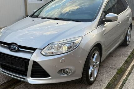 Ford Focus 102.000 km 7.400 € Hattingen 45525