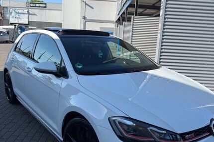 VW Golf 103.000 km 21.500 &euro; Oberhausen 46047