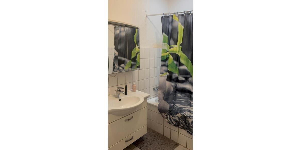 Etagenwohnung Bochum - 4 Zimmer, 130 m&sup2;, 1.100&euro; | Angebot:27594072