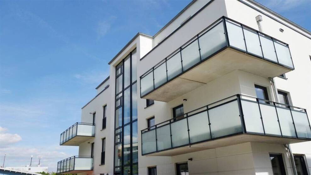 2 Zimmer Wohnung mit Süd-Balkon inkl. Nobilia EBK in Wuppertal - Uellendahl. Ideal für 1 Person.
