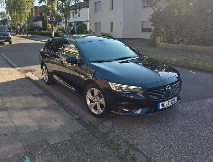 Opel Insignia 118.000 km 17.900 € Neukirchen-Vluyn 47506