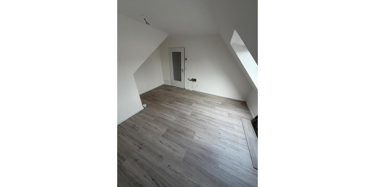 Dachgeschoßwohnung Bochum Bochum-Südwest - 1 Zimmer, 45 m&sup2;, 450&euro; | Angebot:27567565