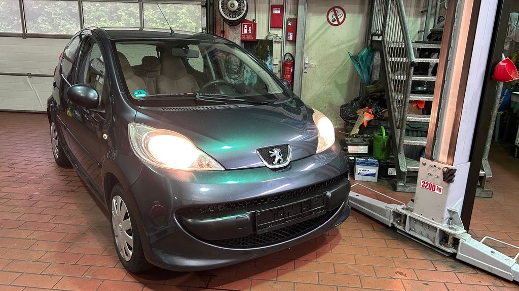 Peugeot 107 119.300 km 2.200 € Bottrop 46238