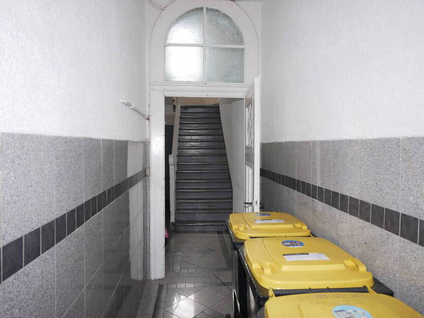 Solides Wohn- und Geschäftshaus mit 4 Wohnungen und 1 Gewerbeeinheit in Herne-Zentrum