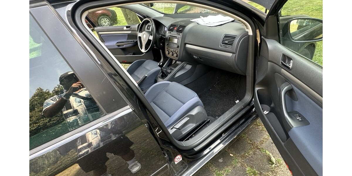 VW Golf V 171.000 km 2.600 &euro; Duisburg 47051