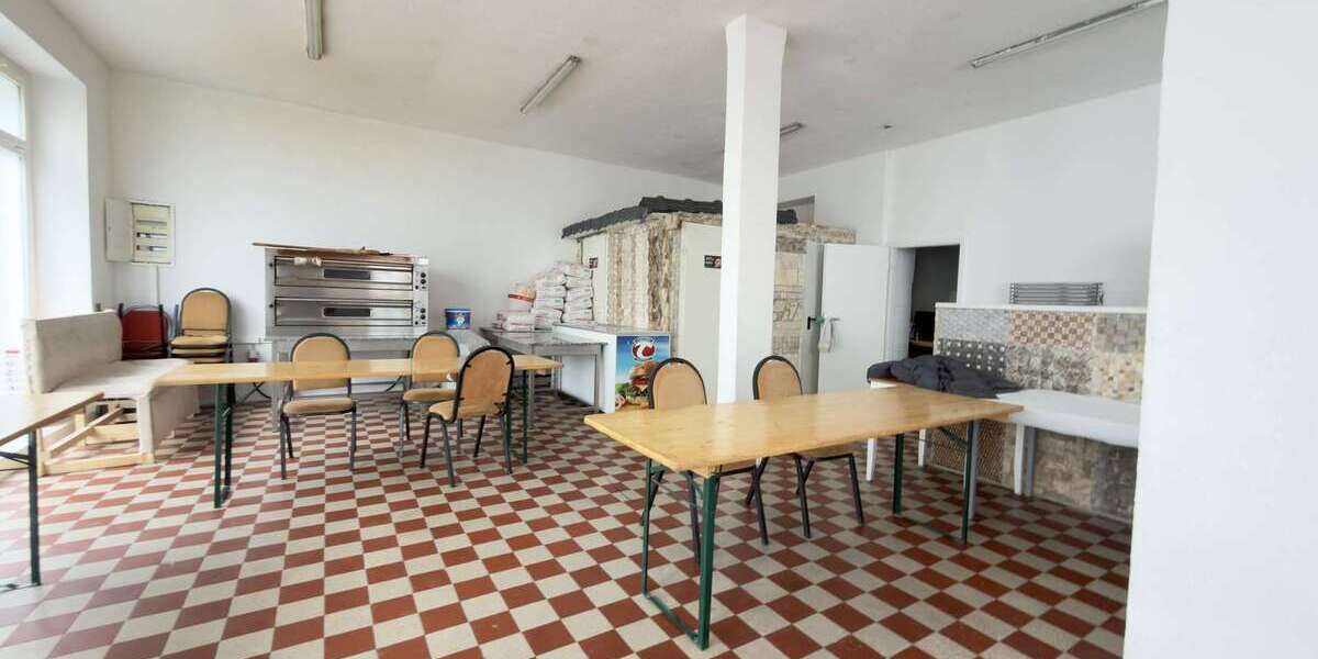 Renditestarkes MFH mit Gewerbe in Duisburg – 5700 EUR Kaltmiete, starke Ertragsbasis - Mehrfamilienhaus, Wohnhaus Duisburg Hamborn | Angebot:25536060