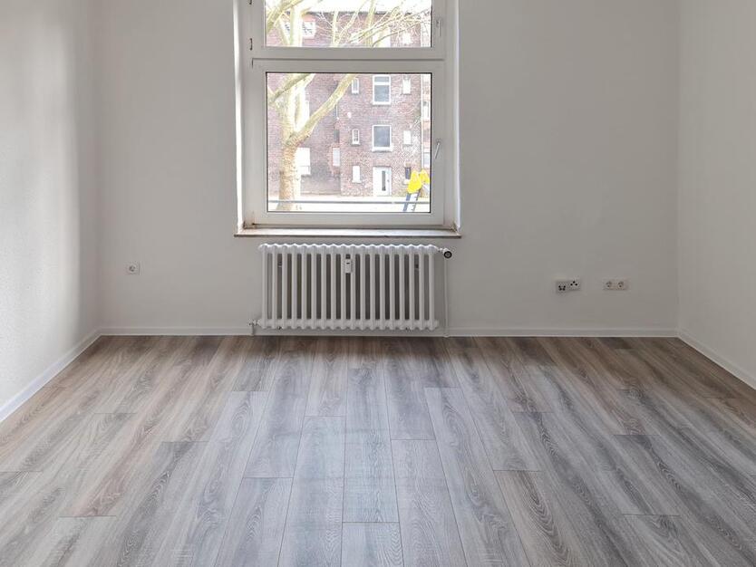 Renovierte helle 3-Zimmer-Wohnung im 1. OG zu vermieten! zimmer