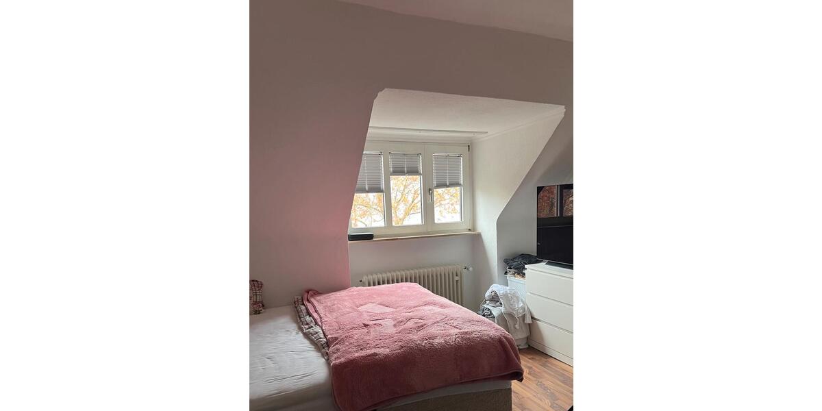 Dachgeschoßwohnung Gelsenkirchen Buer - 3 Zimmer, 80 m&sup2;, 715&euro; | Angebot:26134673