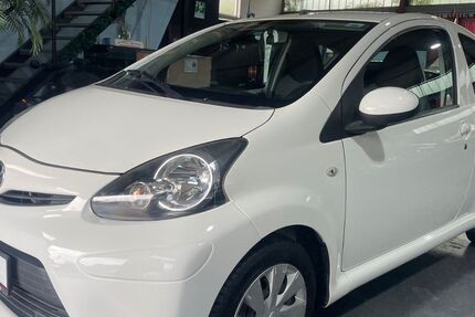 Toyota Aygo (X) 109.000 km 3.990 &euro; Rheinberg 47495