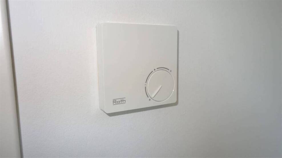 2 Zimmer Wohnung mit Süd-Balkon inkl. Nobilia EBK in Wuppertal - Uellendahl. Ideal für 1 Person.