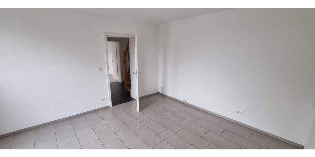 Etagenwohnung Oberhausen Sterkrade-Mitte - 3 Zimmer, 90 m&sup2;, 680&euro; | Angebot:26920815