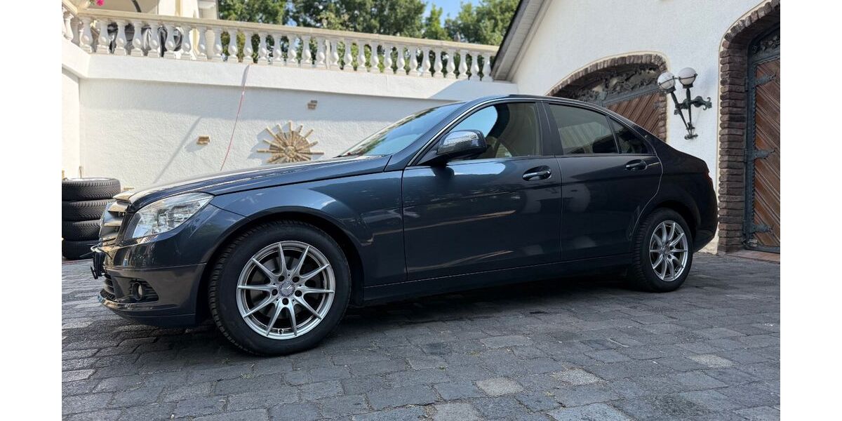 Mercedes-Benz C 200 246.221 km 3.990 &euro; Neukirchen-Vluyn 47506