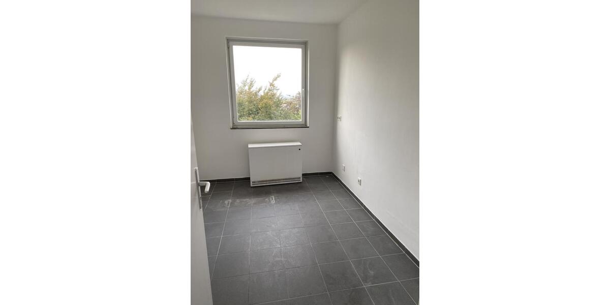 Etagenwohnung Velbert Velbert-Mitte - 3 Zimmer, 77 m&sup2;, 529&euro; | Angebot:25301628