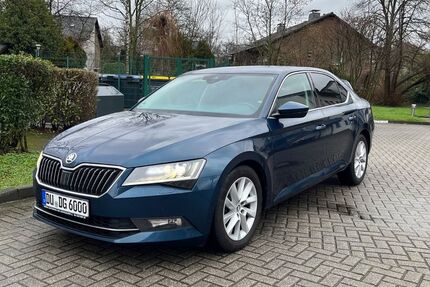 Skoda Superb 124.000 km 19.900 &euro; Duisburg 47229