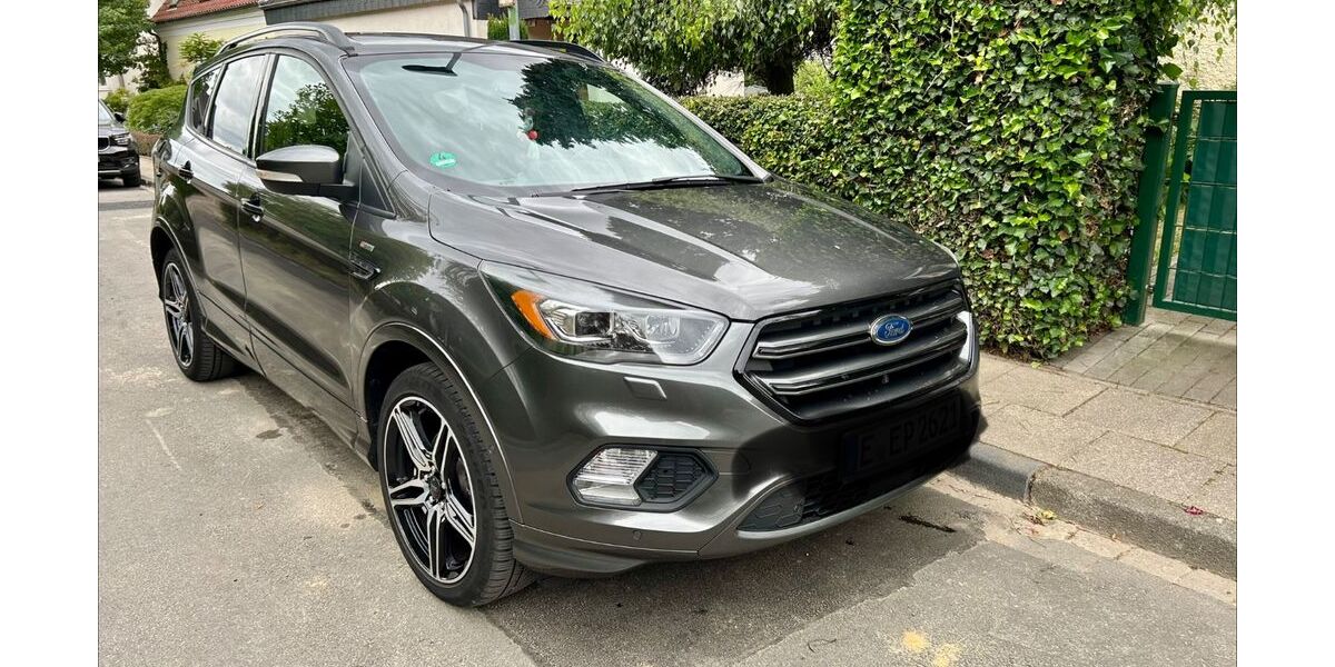 Ford Kuga 140.000 km 12.000 &euro; Essen 45149