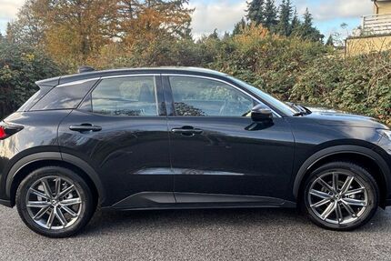 Lexus LBX 14.500 km 31.600 € Ratingen 40885