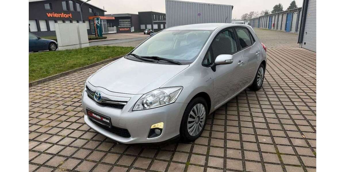 Toyota Auris 89.000 km 8.450 &euro; Essen 45329