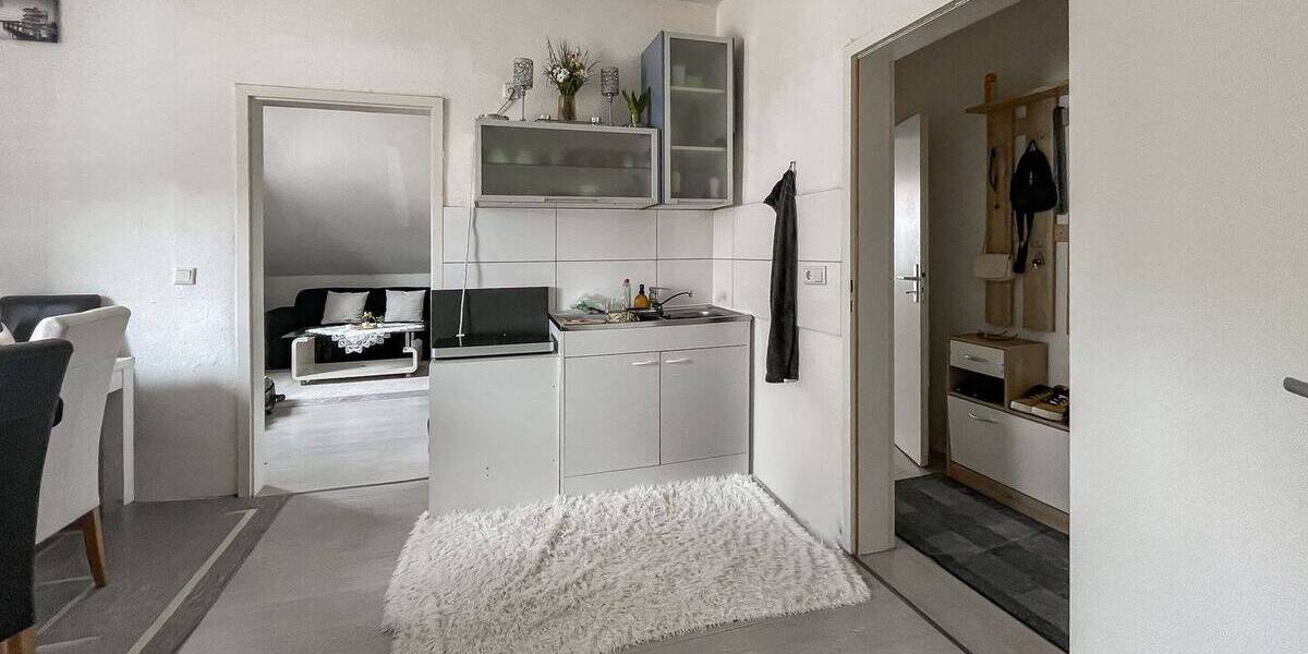 Einfamilienhaus + Mehrfamilienhaus - 7 Einheiten - 5 Garagen - freistehend 1 zimmer